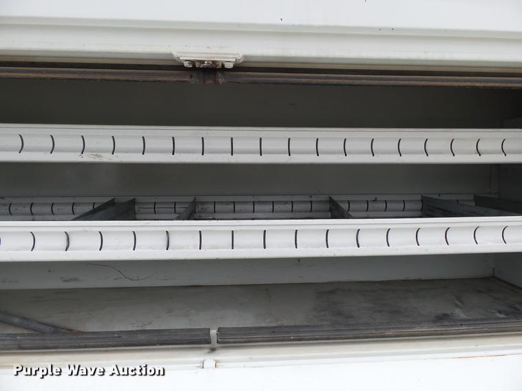 image for item DC6795 1999 International 4900 bucket truck