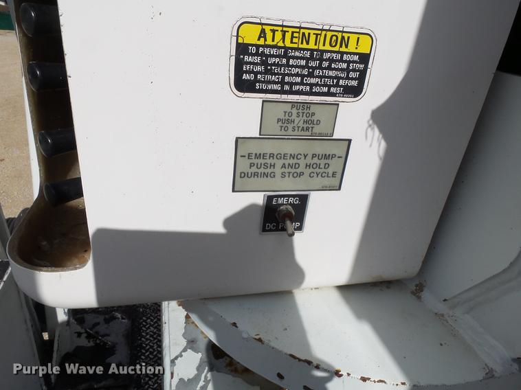 image for item DC6795 1999 International 4900 bucket truck