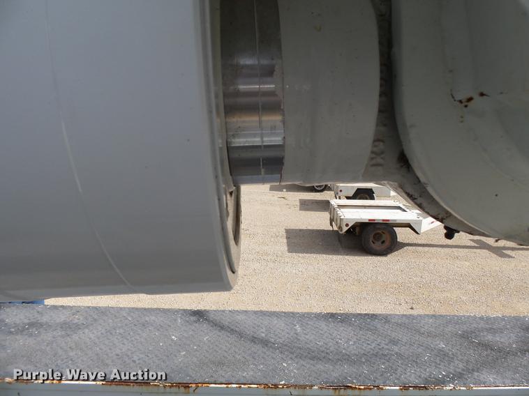 image for item DC6795 1999 International 4900 bucket truck