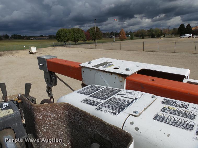 image for item DC6795 1999 International 4900 bucket truck