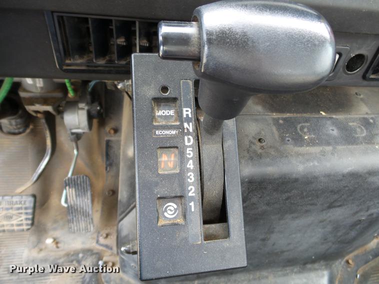 image for item DC6795 1999 International 4900 bucket truck