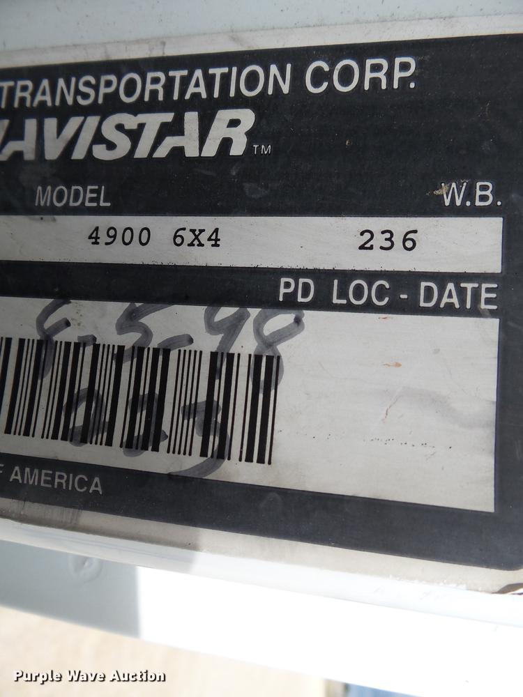 image for item DC6795 1999 International 4900 bucket truck