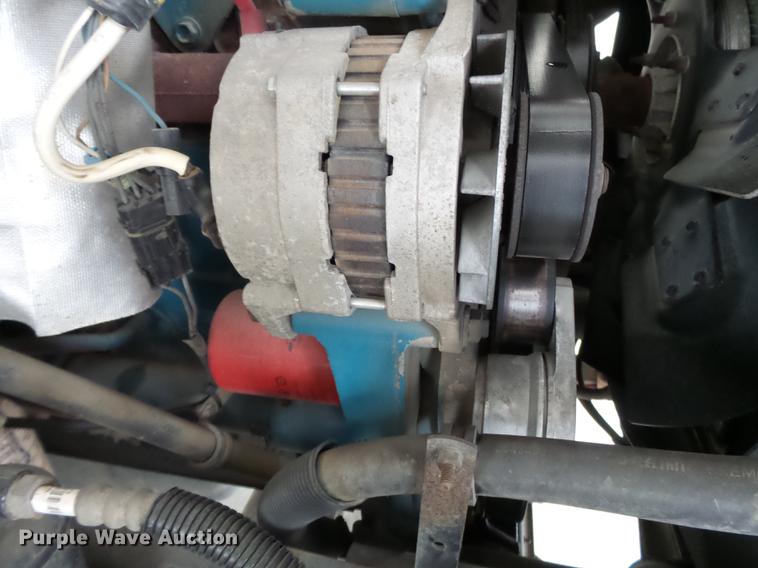 image for item DC6795 1999 International 4900 bucket truck