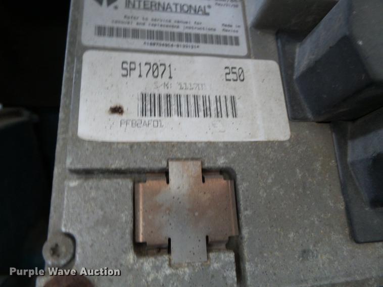 image for item DC6795 1999 International 4900 bucket truck