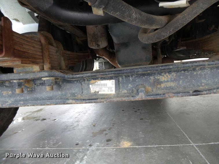 image for item DC6795 1999 International 4900 bucket truck