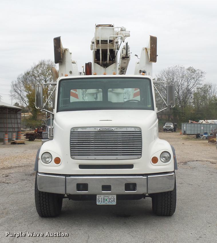 image for item DD9062 1999 Freightliner FL112 crane truck