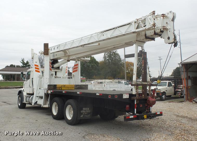 image for item DD9062 1999 Freightliner FL112 crane truck