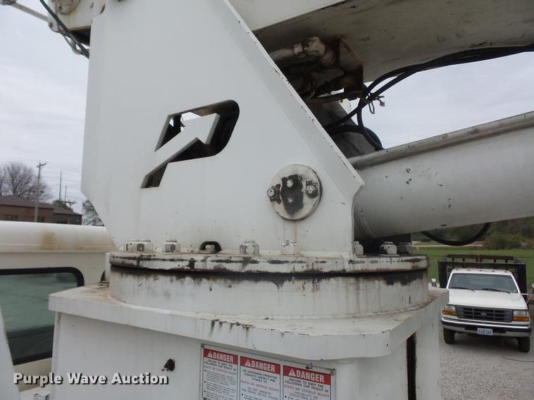 image for item DD9062 1999 Freightliner FL112 crane truck