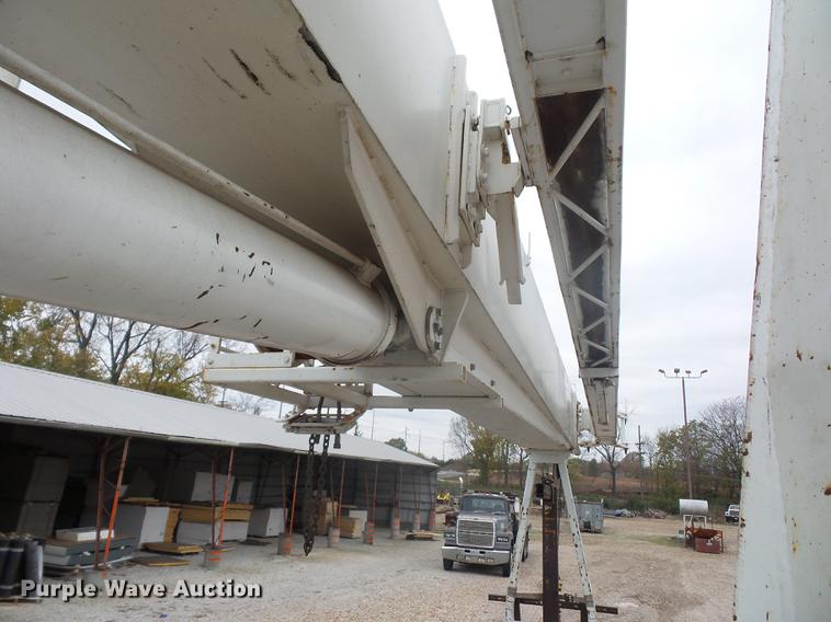 image for item DD9062 1999 Freightliner FL112 crane truck