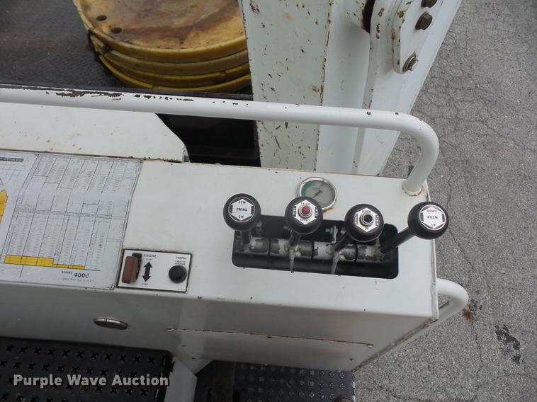 image for item DD9062 1999 Freightliner FL112 crane truck