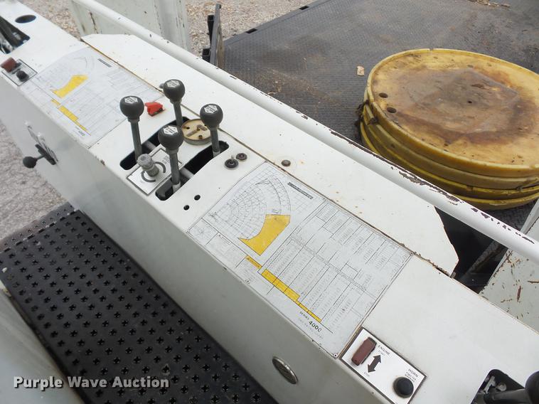 image for item DD9062 1999 Freightliner FL112 crane truck