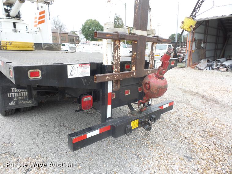 image for item DD9062 1999 Freightliner FL112 crane truck