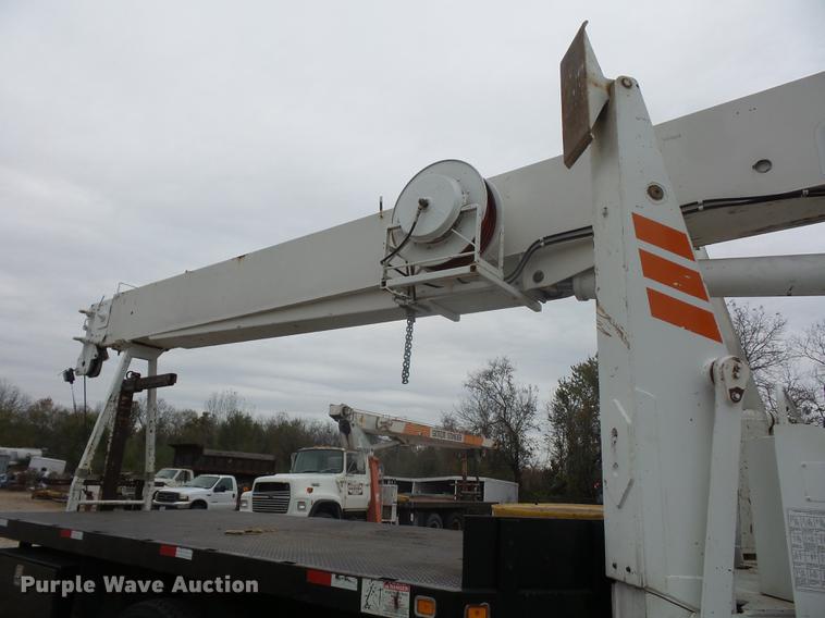 image for item DD9062 1999 Freightliner FL112 crane truck