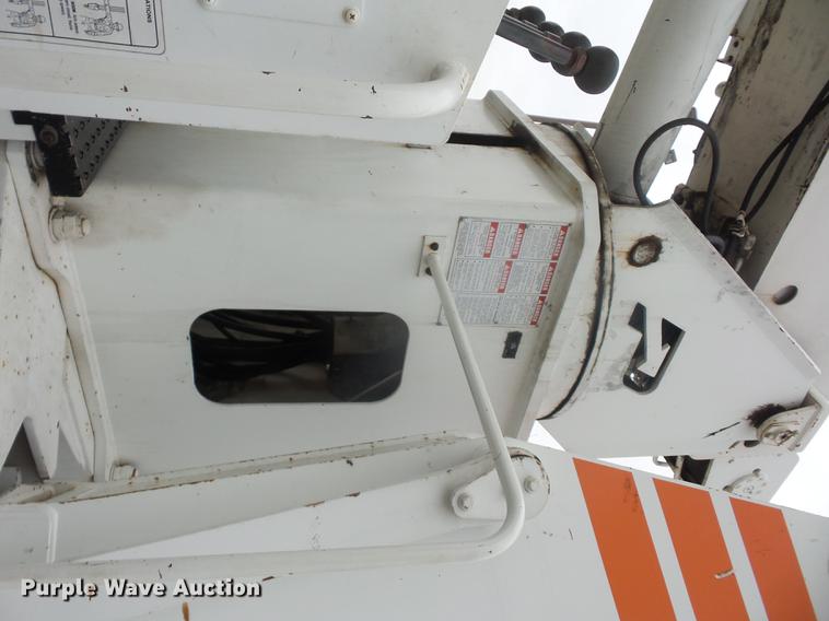 image for item DD9062 1999 Freightliner FL112 crane truck