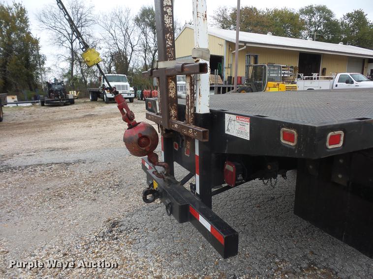 image for item DD9062 1999 Freightliner FL112 crane truck