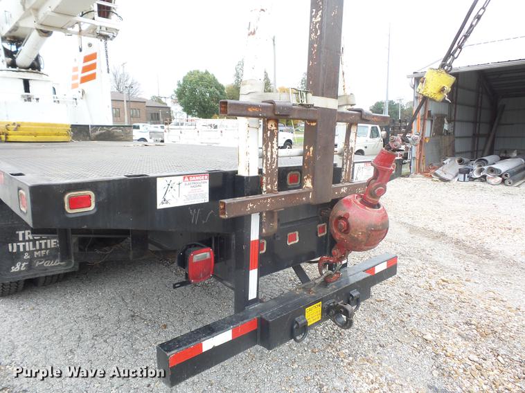 image for item DD9062 1999 Freightliner FL112 crane truck