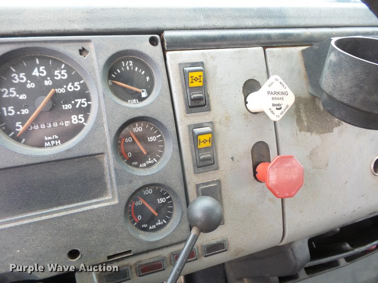 image for item DD9062 1999 Freightliner FL112 crane truck