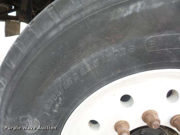 image for item DD9062 1999 Freightliner FL112 crane truck