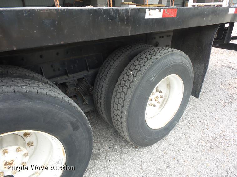 image for item DD9062 1999 Freightliner FL112 crane truck