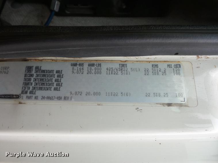 image for item DD9062 1999 Freightliner FL112 crane truck