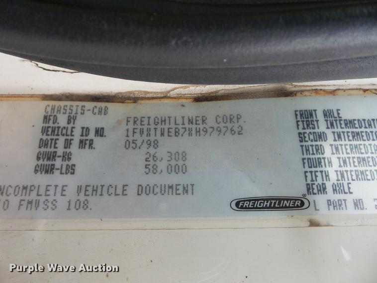 image for item DD9062 1999 Freightliner FL112 crane truck