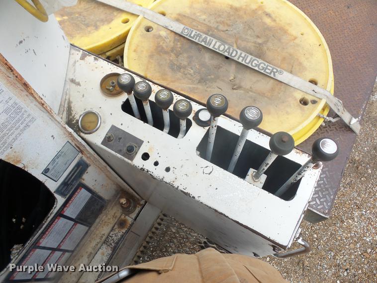 image for item DD9063 1989 Ford LT8000 crane truck