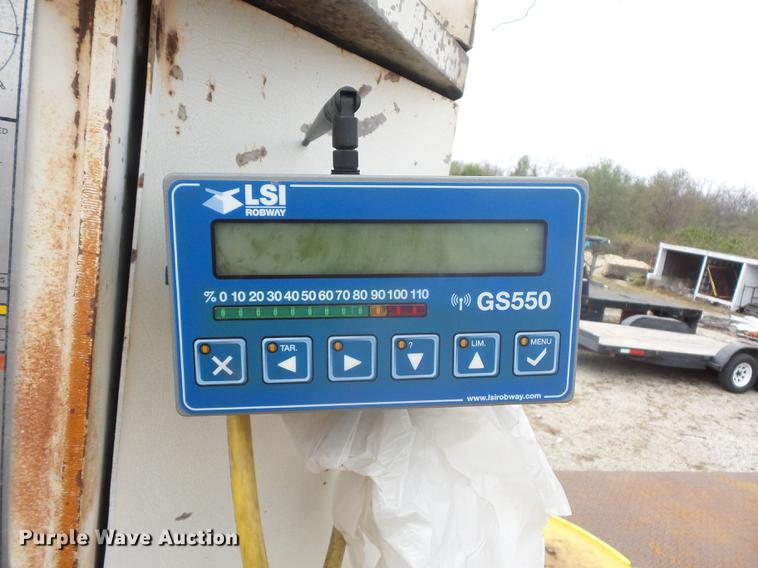 image for item DD9063 1989 Ford LT8000 crane truck