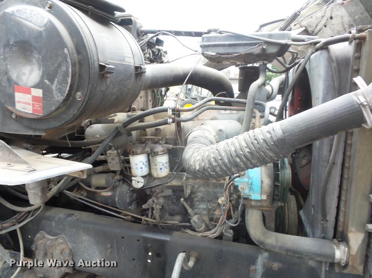 image for item DD9063 1989 Ford LT8000 crane truck