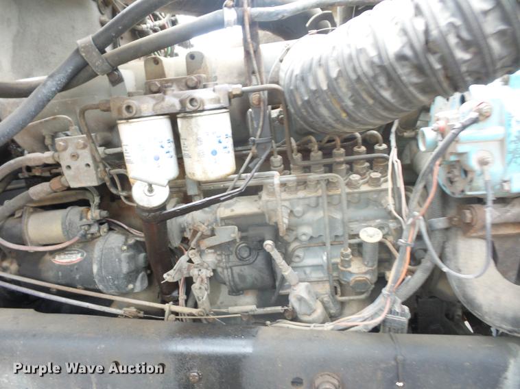 image for item DD9063 1989 Ford LT8000 crane truck