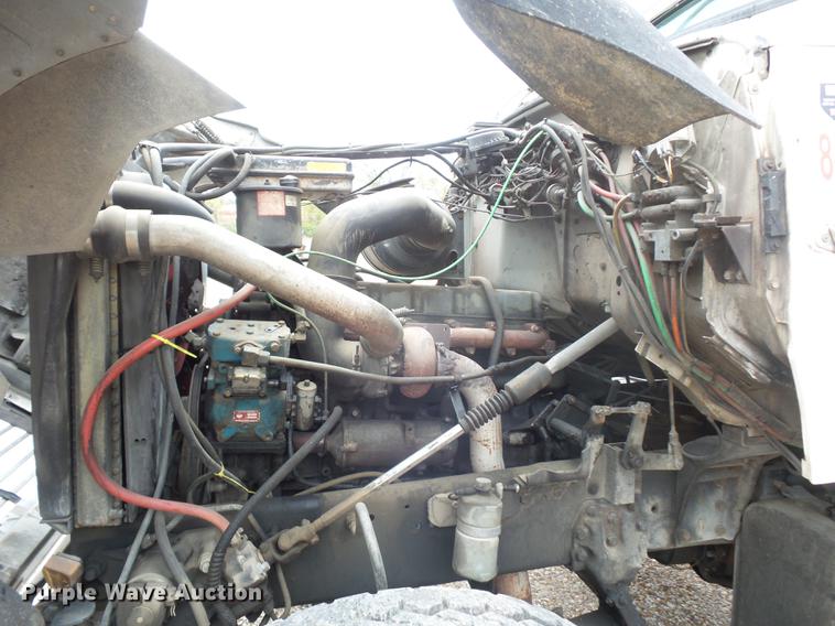 image for item DD9063 1989 Ford LT8000 crane truck