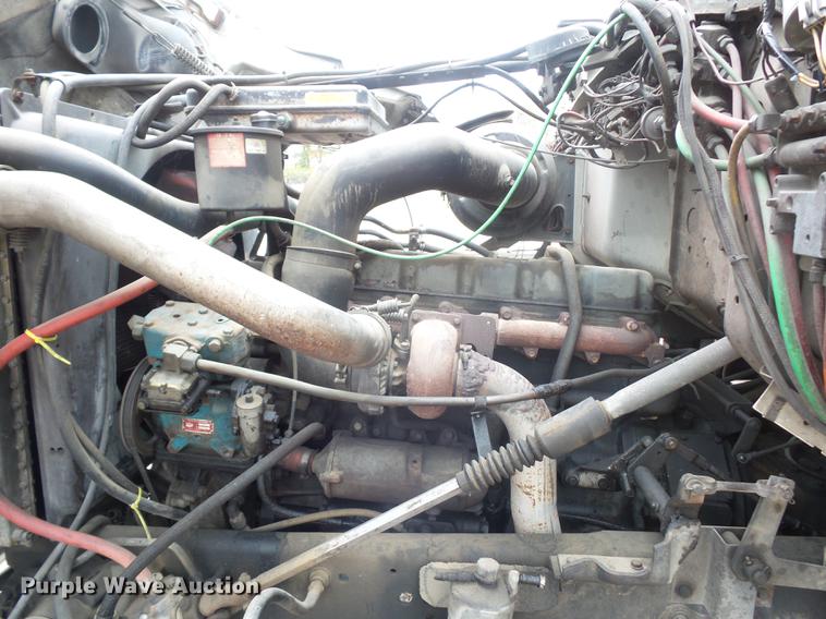 image for item DD9063 1989 Ford LT8000 crane truck