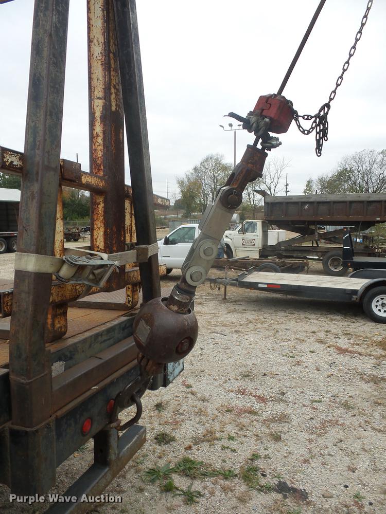 image for item DD9063 1989 Ford LT8000 crane truck