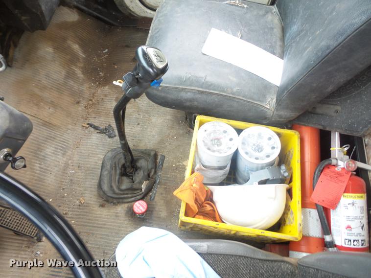 image for item DD9063 1989 Ford LT8000 crane truck