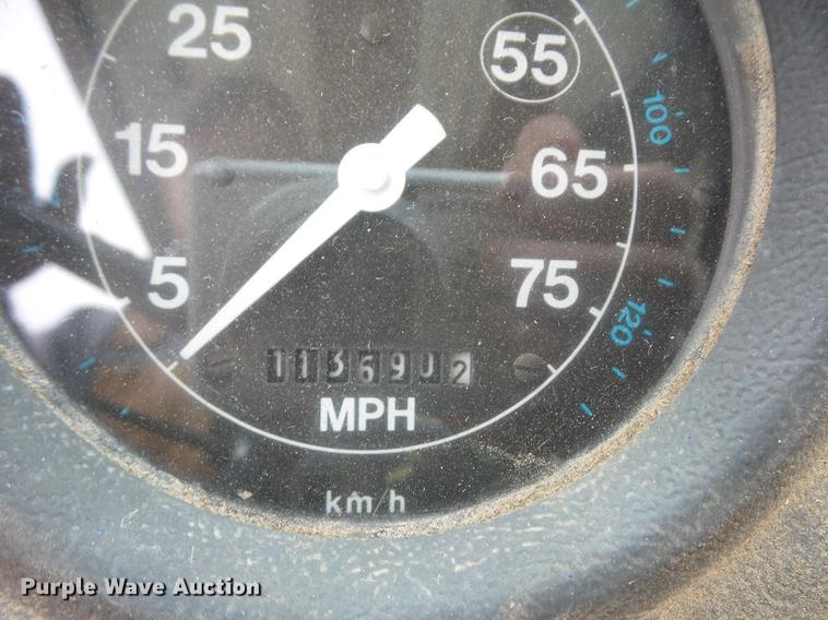 image for item DD9063 1989 Ford LT8000 crane truck