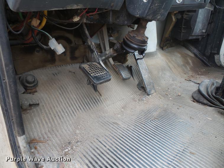 image for item DD9063 1989 Ford LT8000 crane truck