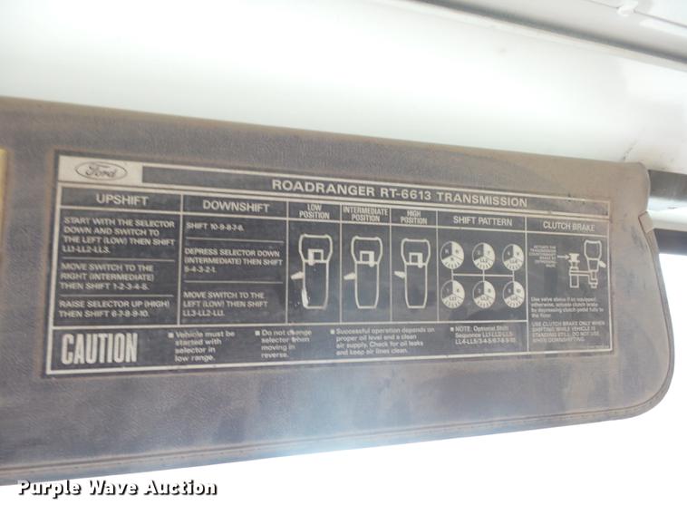 image for item DD9063 1989 Ford LT8000 crane truck