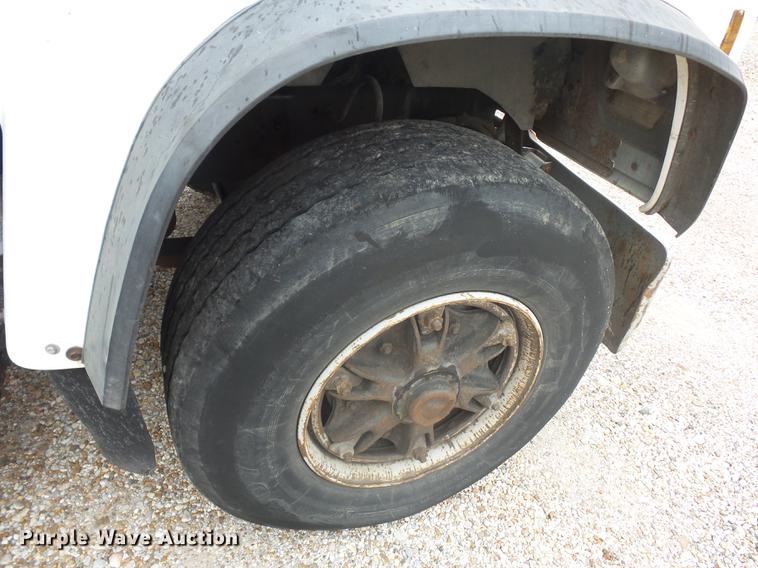 image for item DD9063 1989 Ford LT8000 crane truck