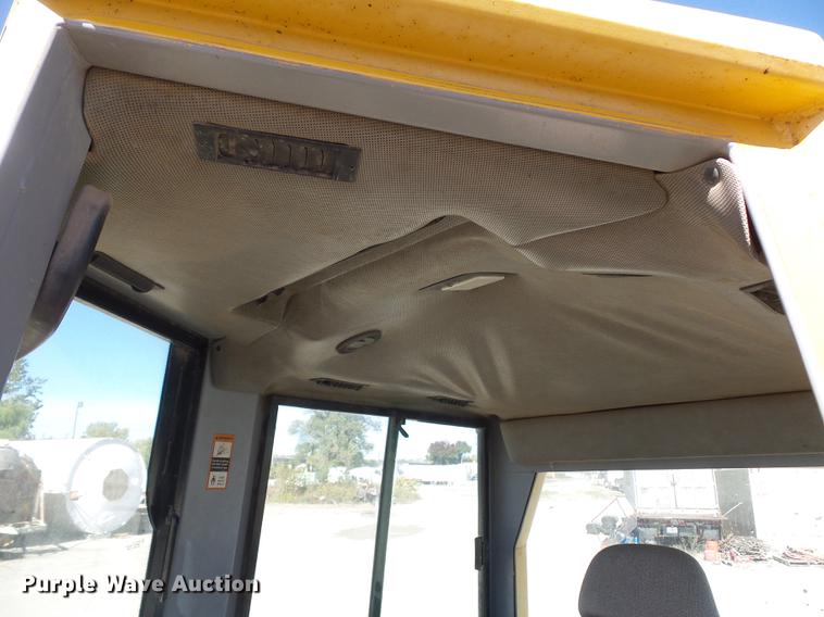 image for item DD9501 2001 John Deere 650H LT dozer