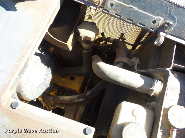 image for item DD9501 2001 John Deere 650H LT dozer