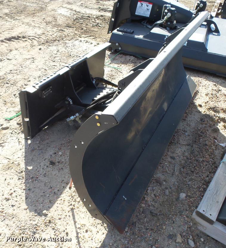 image for item DE9190 2014 Bobcat snow blade