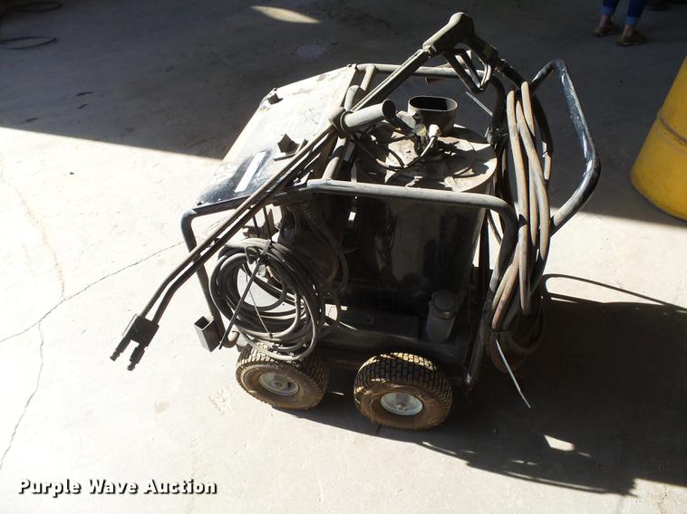 image for item DE9193 Mi-T-M NSE-1502-2M10 pressure washer