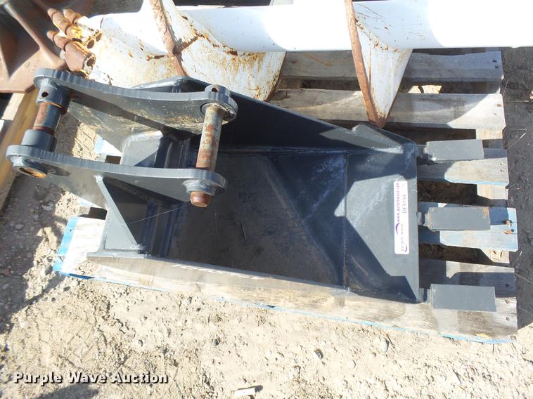 image for item DE9194 12"W backhoe bucket