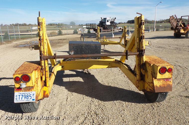 image for item DE9437 2001 Redi Haul RH4110RT reel trailer