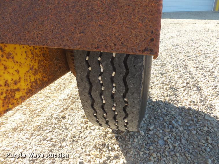 image for item DE9437 2001 Redi Haul RH4110RT reel trailer