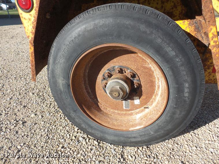 image for item DE9437 2001 Redi Haul RH4110RT reel trailer