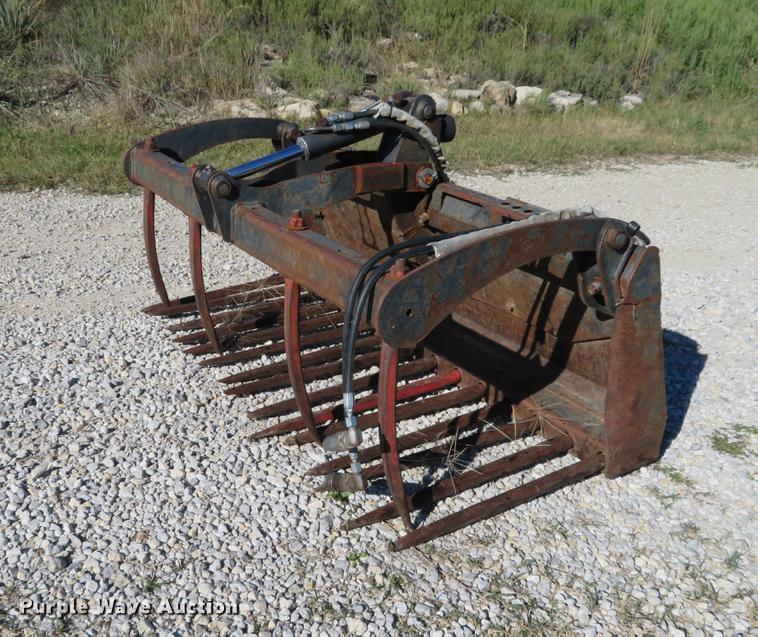 Bobcat utility grapple bucket in Geuda Springs, KS Item DF9751 sold