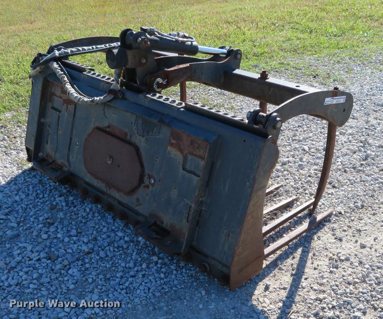 Bobcat utility grapple bucket in Geuda Springs, KS Item DF9751 sold Purple Wave