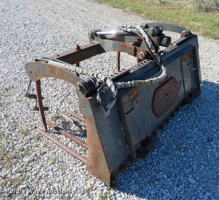 Bobcat utility grapple bucket in Geuda Springs, KS Item DF9751 sold