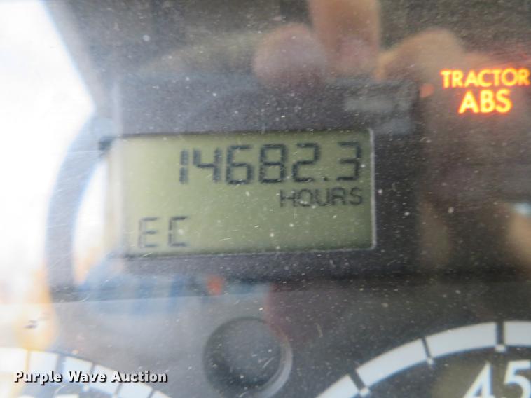 image for item DF9793 2006 Freightliner Columbia vacuum truck