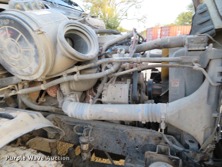 image for item DF9793 2006 Freightliner Columbia vacuum truck